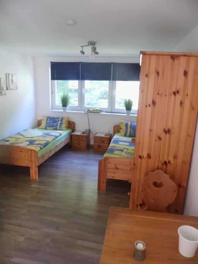 Zweibettzimmer mit Bad